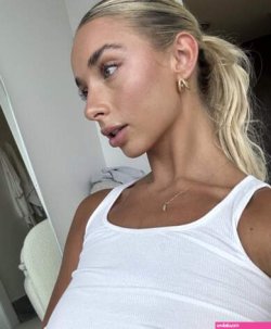 OnlyFans – Avalon Nadfalusi image 17